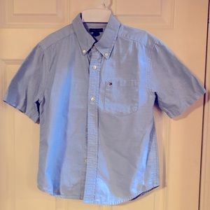 Tommy Hilfiger short sleeve button down boys shirt size 6–7